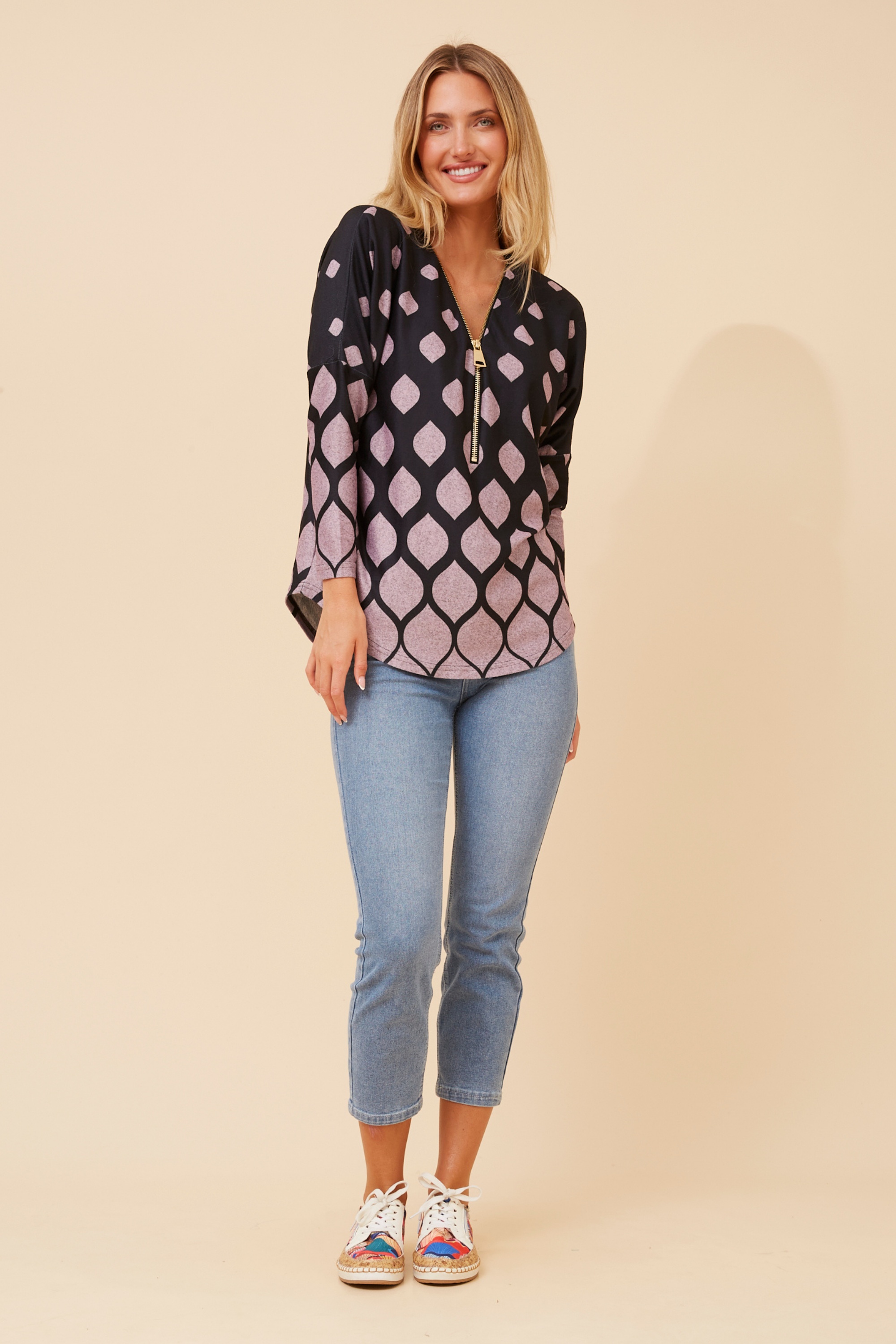 SUVI BORDER PRINT TOP