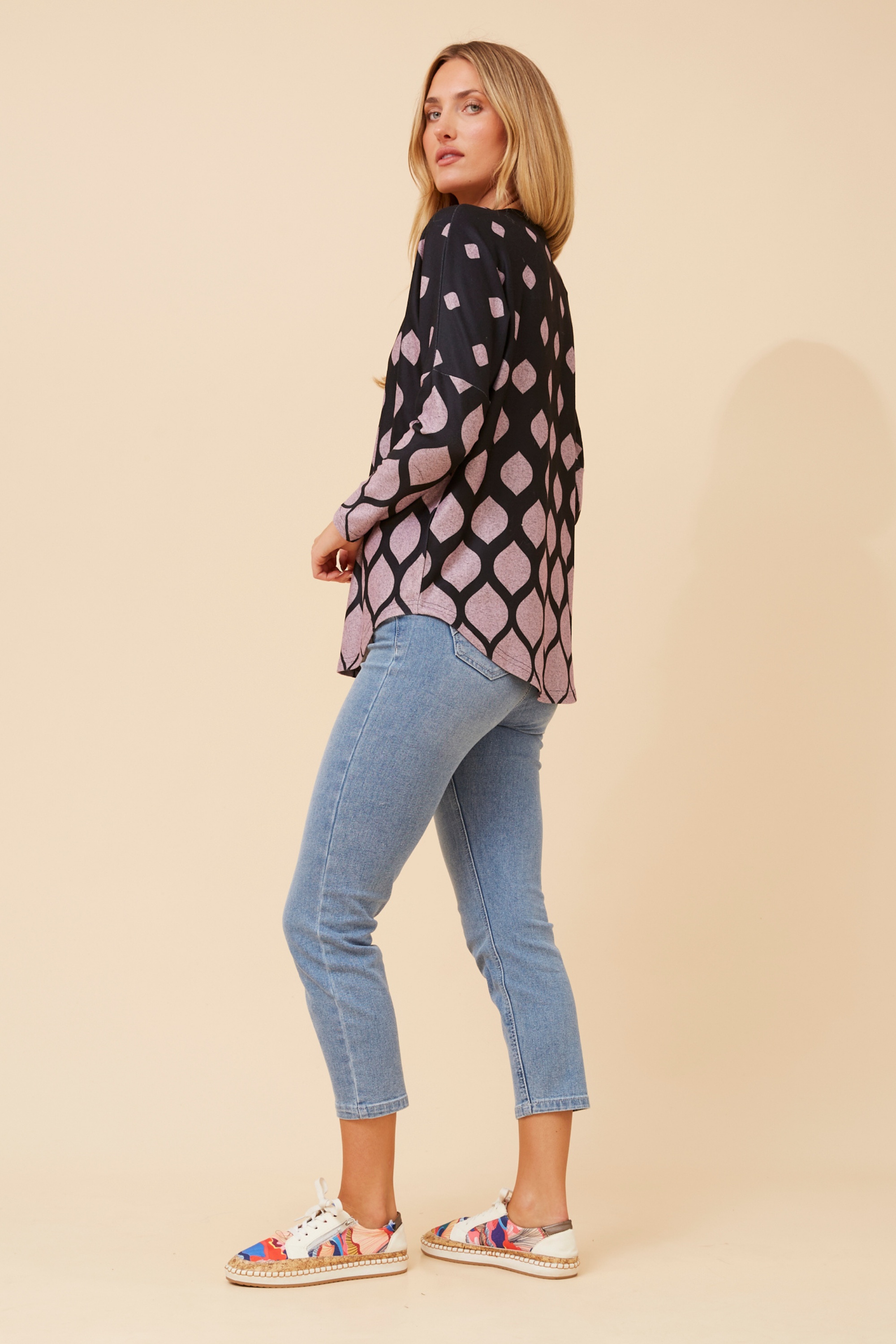 SUVI BORDER PRINT TOP