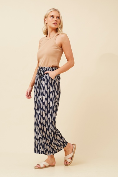 SUZZEL LEAF PRINT PANTS