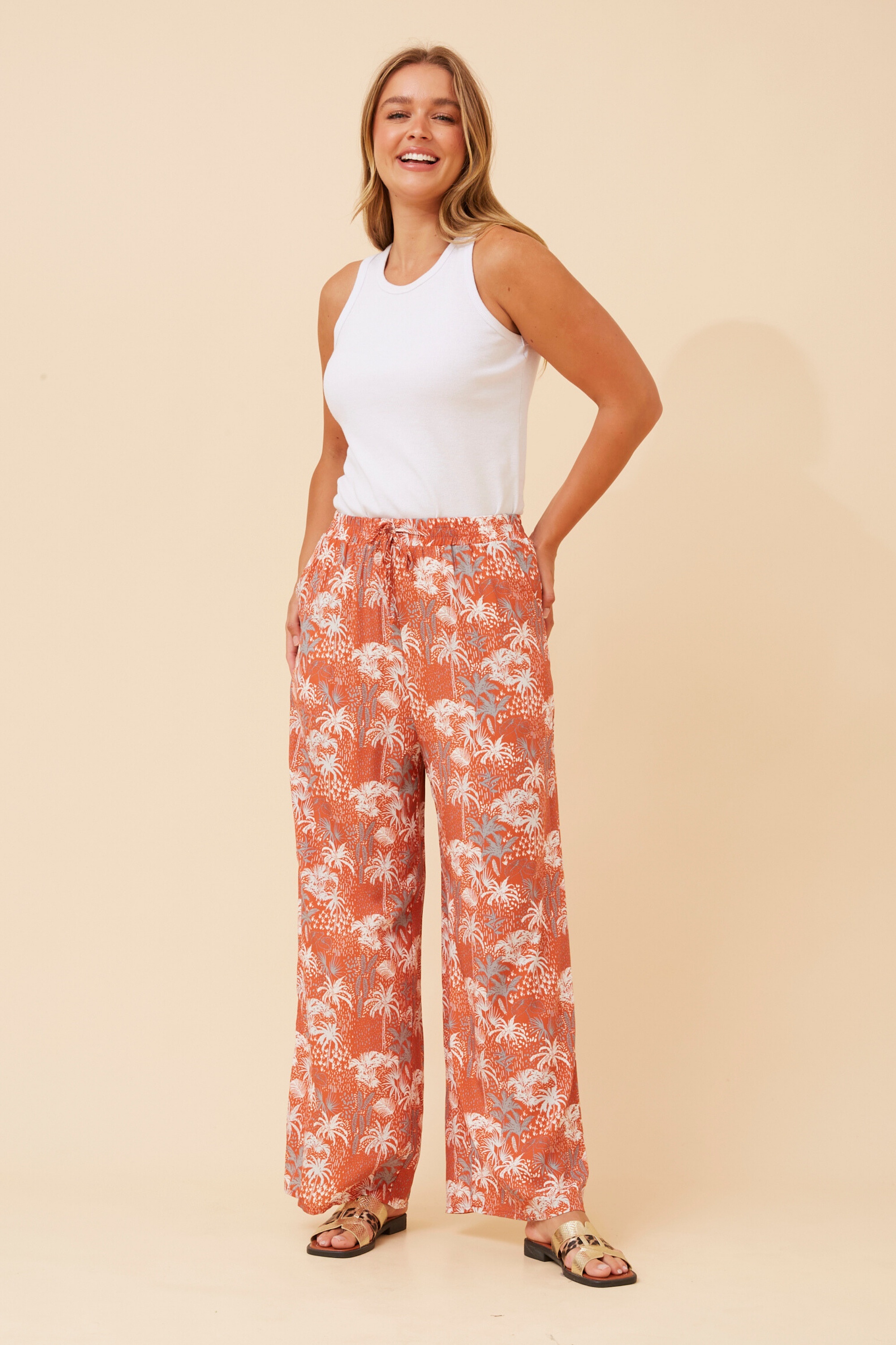 SUZZEL PALM TREE PRINT PANTS