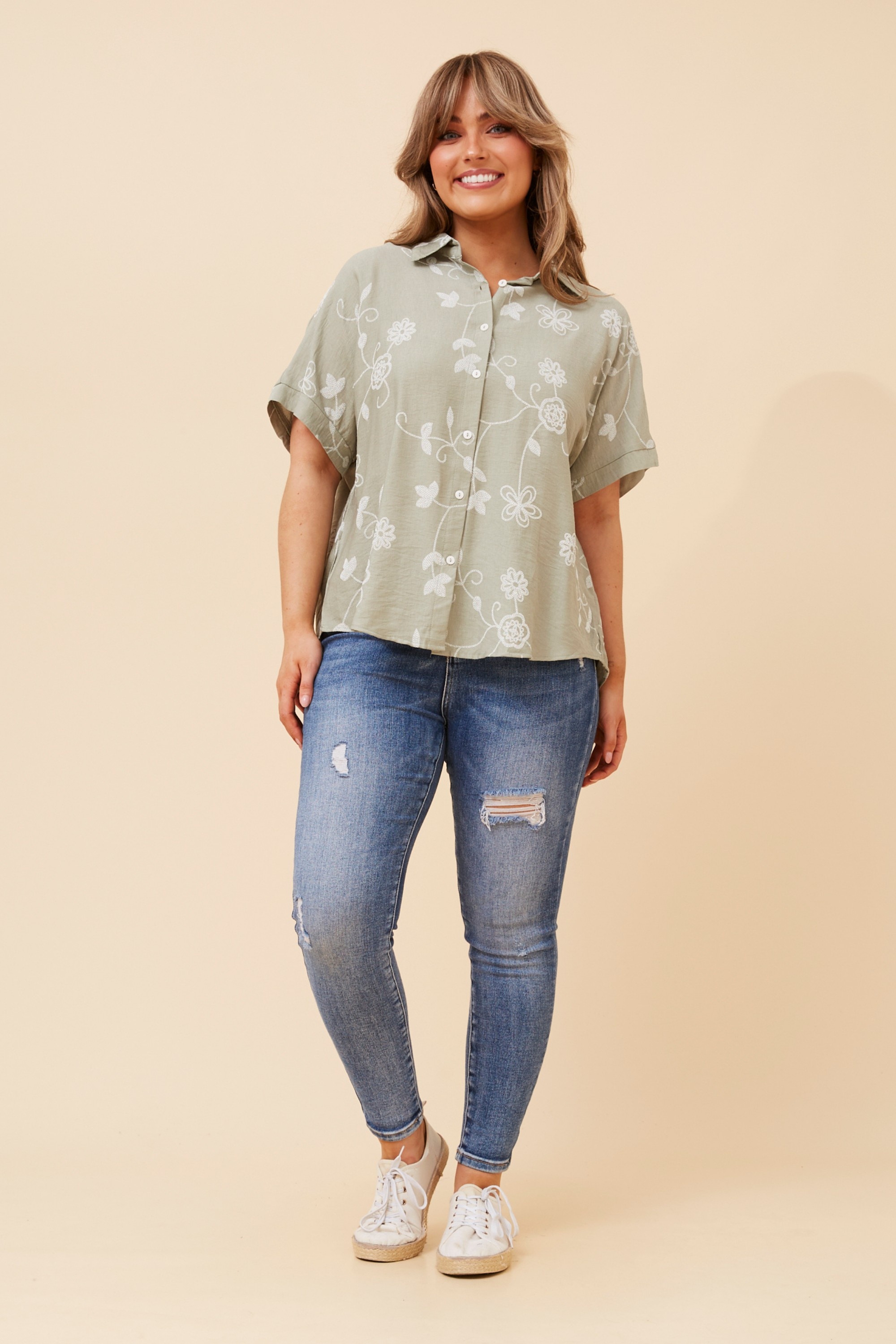 TAVIANA FLORAL EMBROIDERED TOP