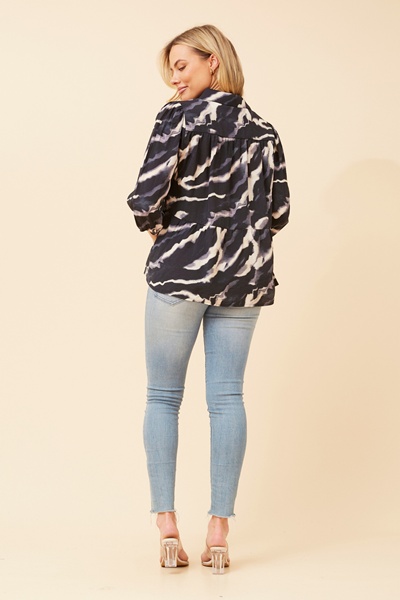 VONDA ABSTRACT PRINT SHIRT