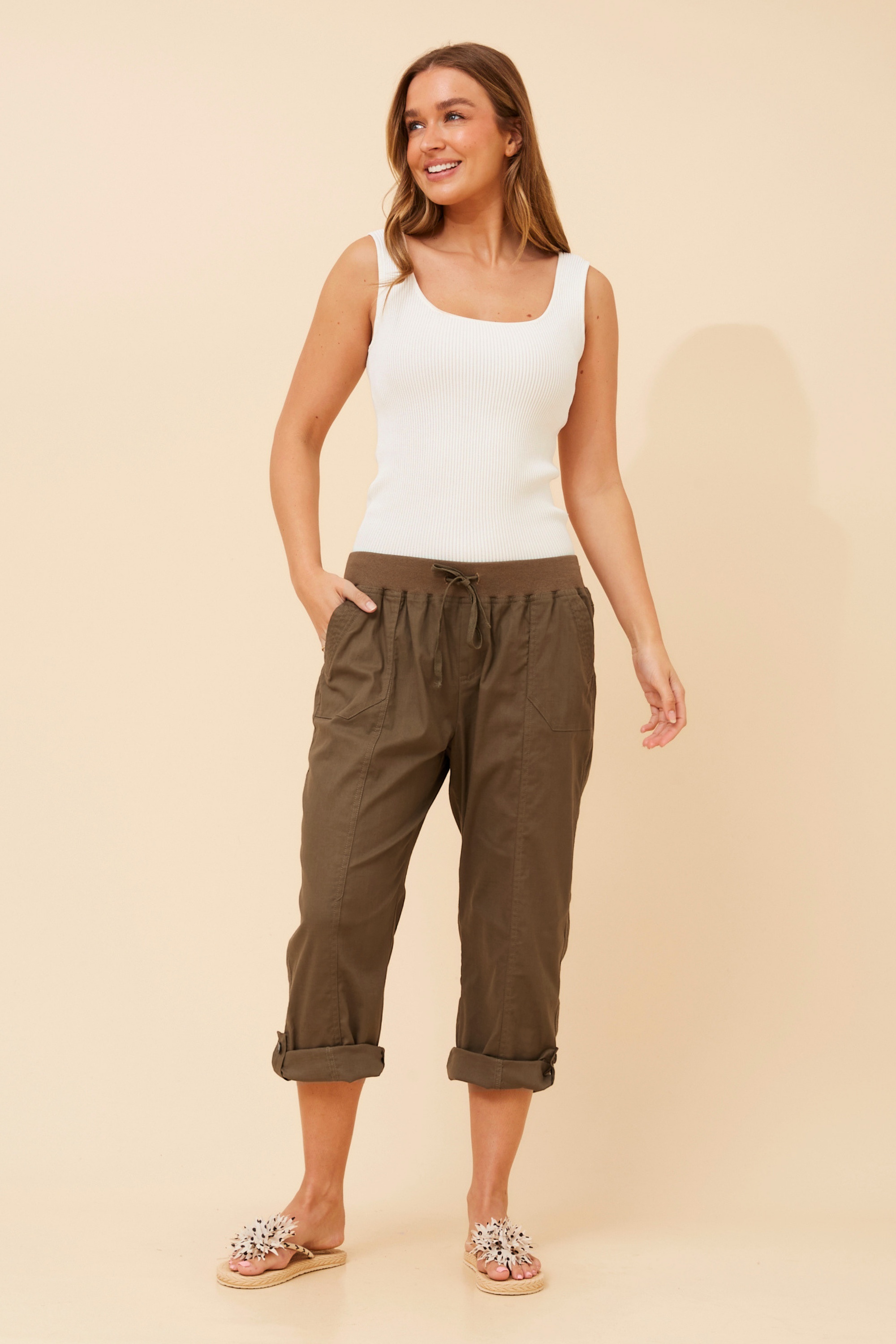 YOLLIE SOLID CROP PANTS