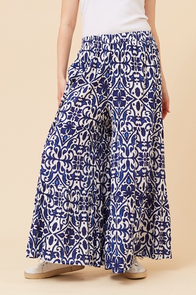 ZAELIA ARABESQUE PRINT PANTS