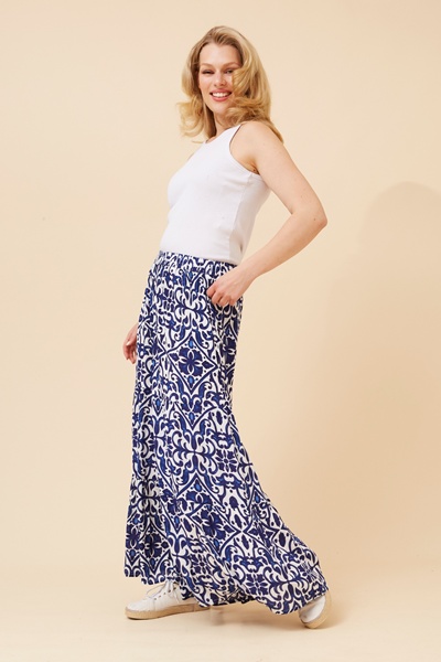 ZAELIA ARABESQUE PRINT PANTS